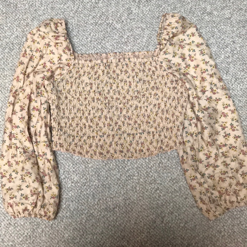 Long Sleeve Crop Top perfect for this Fall!🍂